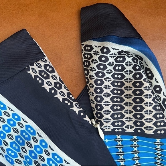 Ann Taylor Women’s Geometric A Line Blue Black Silk like Skirt Lined Sz 6P - Picture 10 of 11